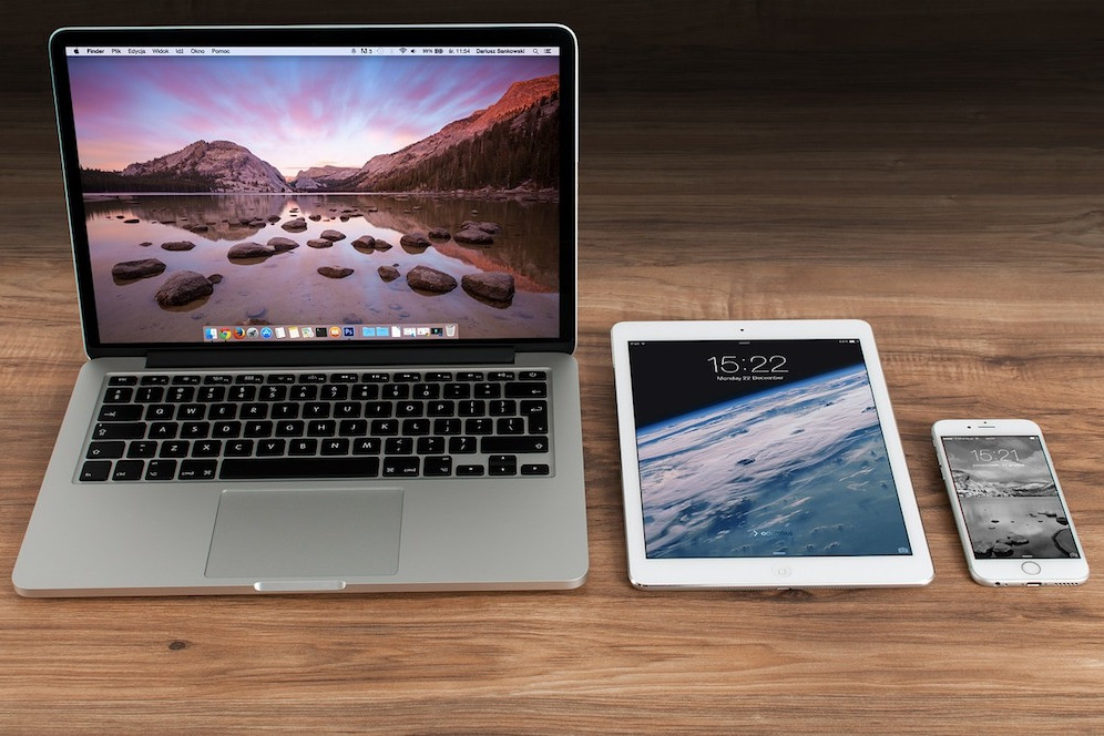 iPhone iPad Macbook Pro