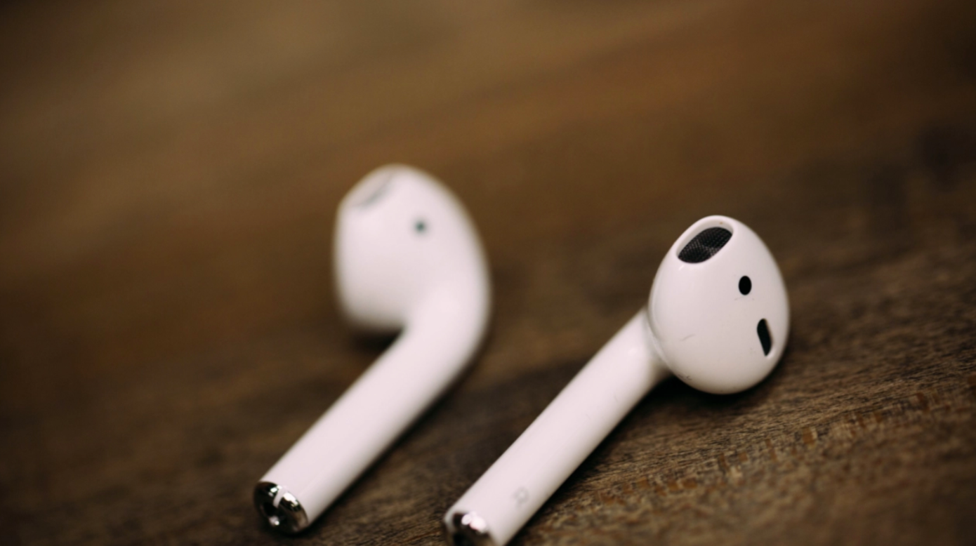 苹果的 AirPods 在 iOS 12 中将获得一项对听力受限人士非常有用的功能