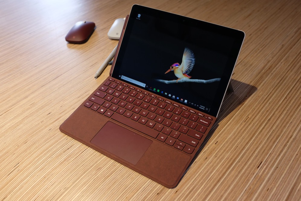 这就是微软的新平板电脑 Surface Go