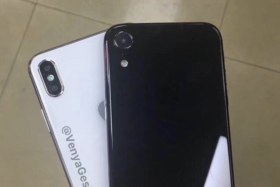 疑似新 iPhone 真机图：旗舰款和 iPhone X 外观几乎无差别