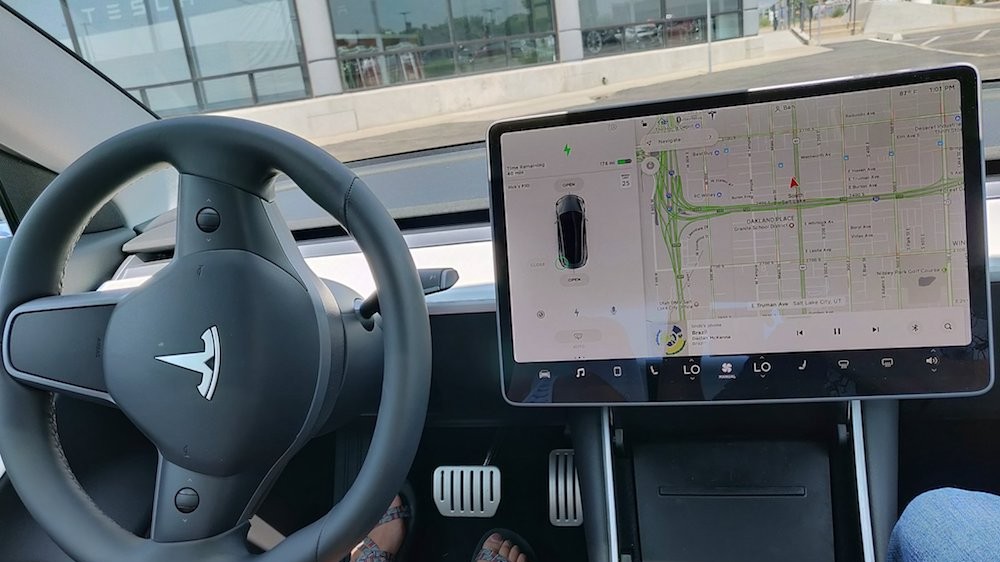 马斯克：车主未来能在特斯拉大屏幕上观看在线视频