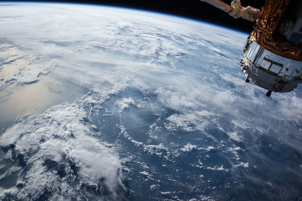 阿里巴巴宣布启动“一站一星”计划，将发射两枚太空飞行器