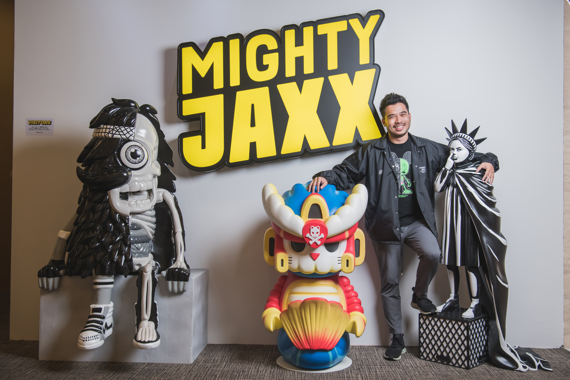 Mighty Jaxx カービー・ロザネスによる世界的警告 1WLM7P